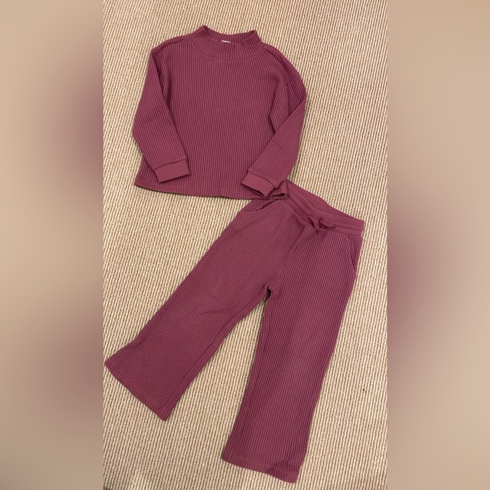 Gap 5T purple type color